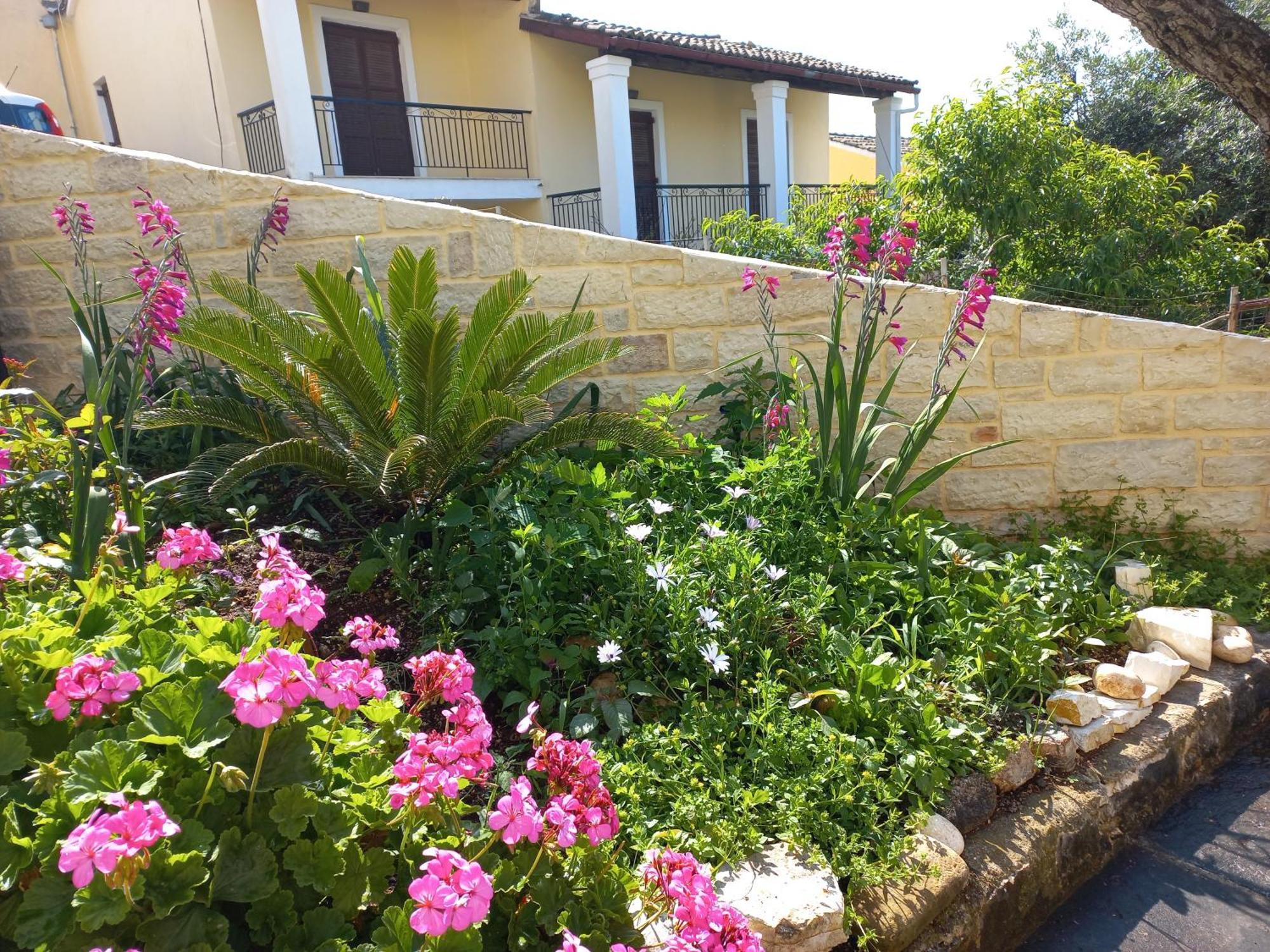 Oneiro House